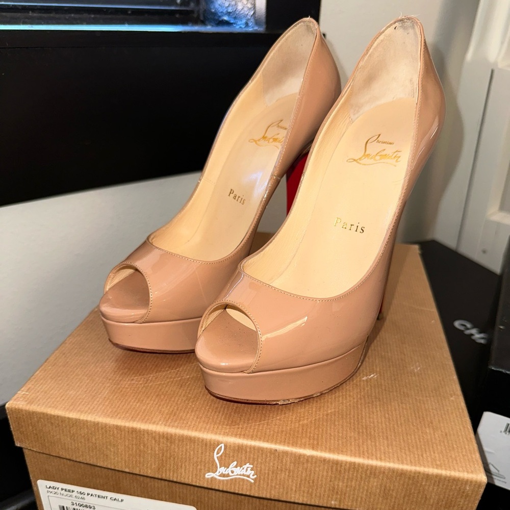 Christian Louboutin lady peep